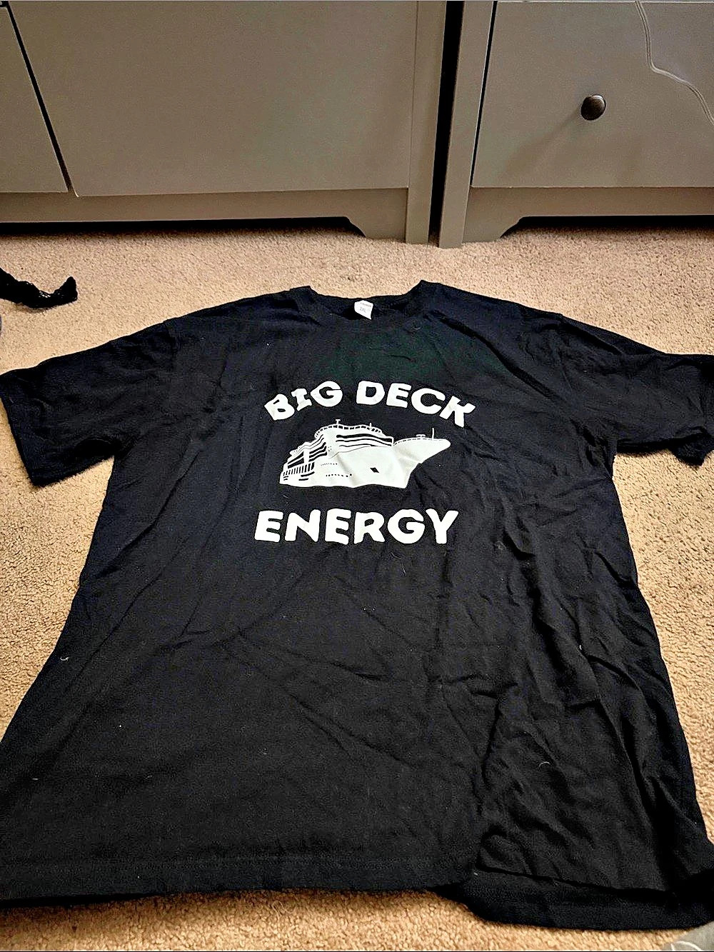Graphic Tee in Black Size 2XL Like New